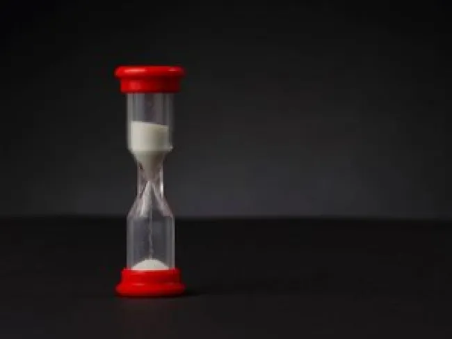 The Fed Can’t Raise Rates, But Must Pretend It Will